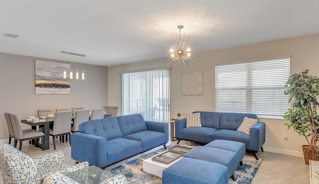 Beautiful 9Bed Pool Home with Game Room-1233CHD