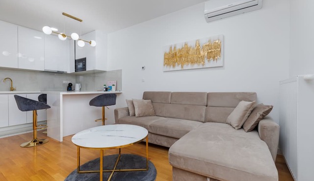 One bedroom apartment with balcony Zagreb (A-22577-a)