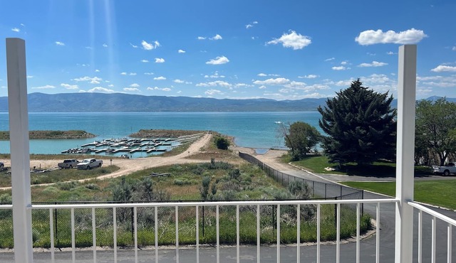 1-Min Walk to Private Beach, Lake Views, Pickleball, Gated Family Getaway!