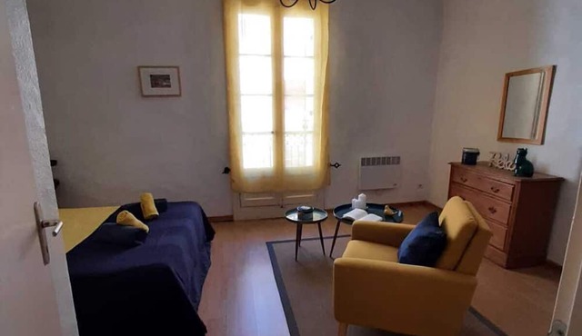 Historic French family sized townhouse. Close to beaches and markets.