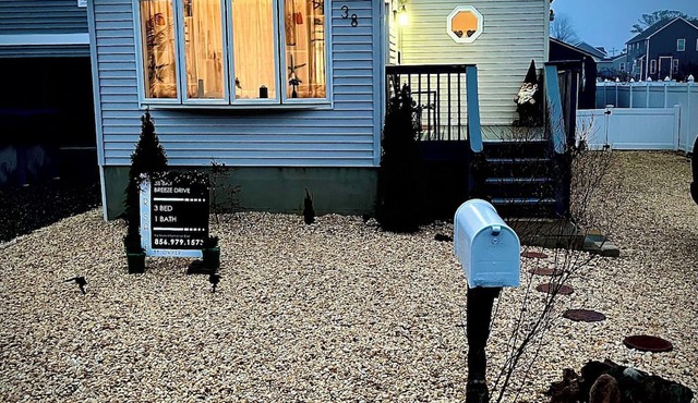 Charming 3-bedroom house with WiFi, AC in lovely Toms River