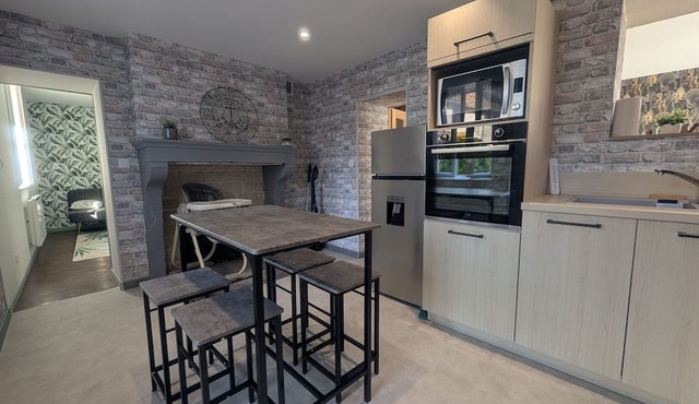 Riverside cottage in Orges for 8 guests