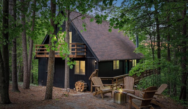 Cozy 4-bedroom cabin in Bryce Resort near Shenandoah National Park
