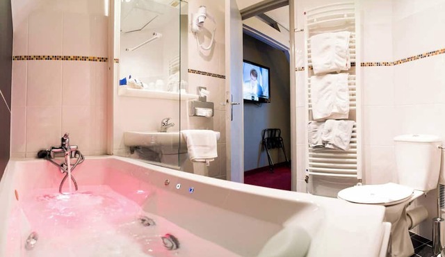 Millesime Room with Bathtub - 1