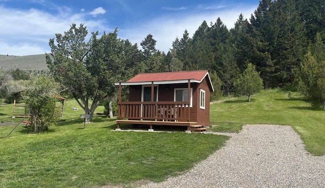 The Mattie White Bear - Tranquil 1 Room Cabin in Virginia City