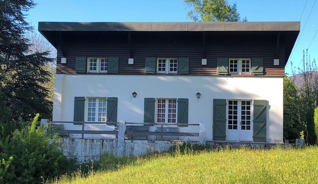 BEAUTIFUL PYRENEAN MOUNTAIN CHALET.