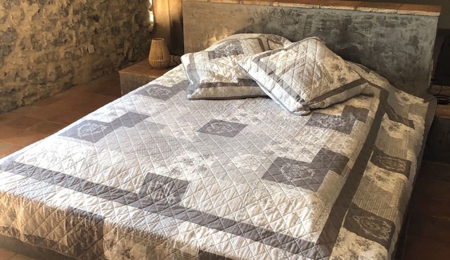 Gîte la Jabione: location maison de caractère gîte holidays rental(Ardèche, south)