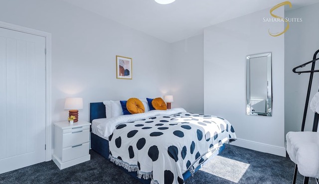 Luxury 4BR Retreat | AO Arena & Quiet Salford Spot