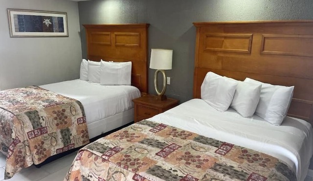 Spacious 4-bedroom villa in awesome Wildwood with WiFi.n All units combine