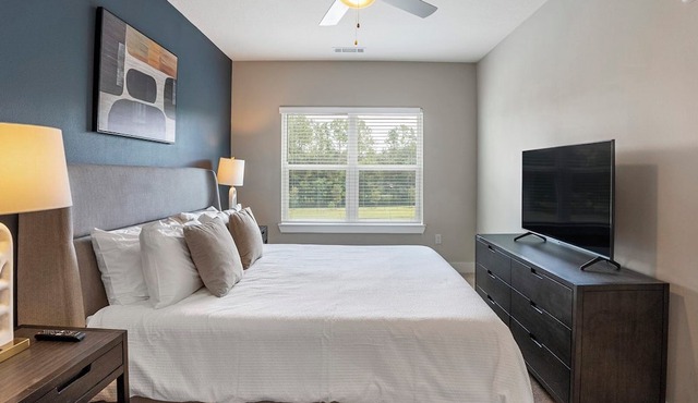 Mason 1BD 2 - One Bedroom Apartment, Sleeps 2