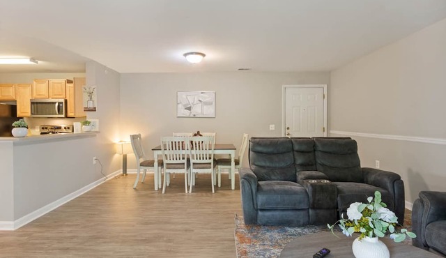 Tucked away 2beds2baths condo in Stafford