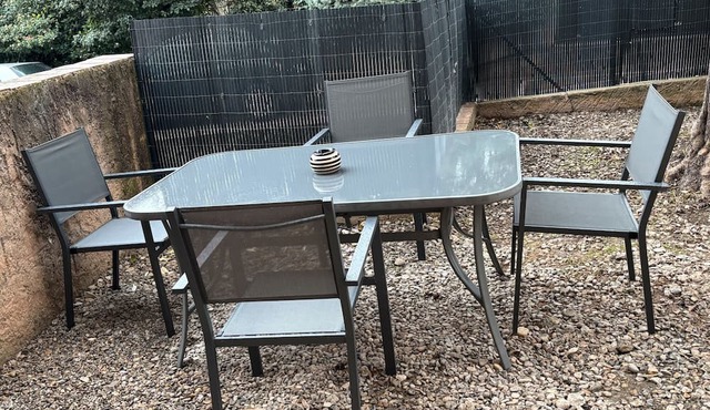 Cottage 'Appartement Cosy' with Private Terrace, Wi-Fi and Air Conditioning