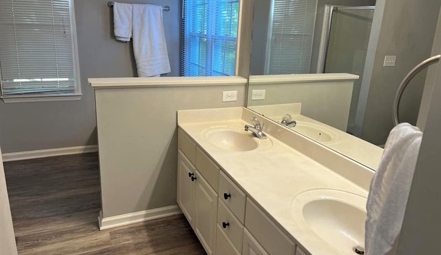 Grand 3Bedroom Retreat in Cary