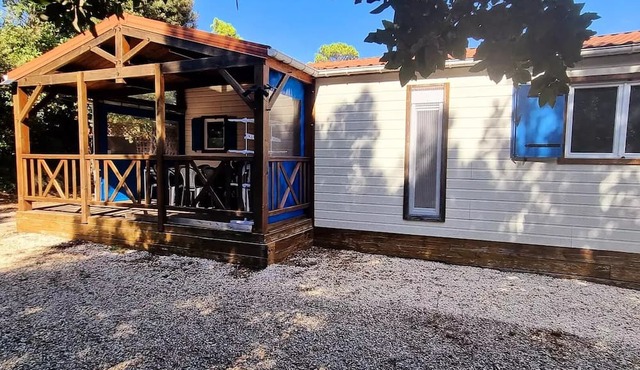 Chalet 58m² - 3 bedrooms - 2 bathrooms - covered terrace + Air conditioning + TV + LV + oven* 6 people