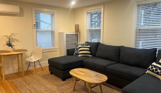 Charming 1-bedroom condo with WiFi, AC in Newport, Walk to Everything