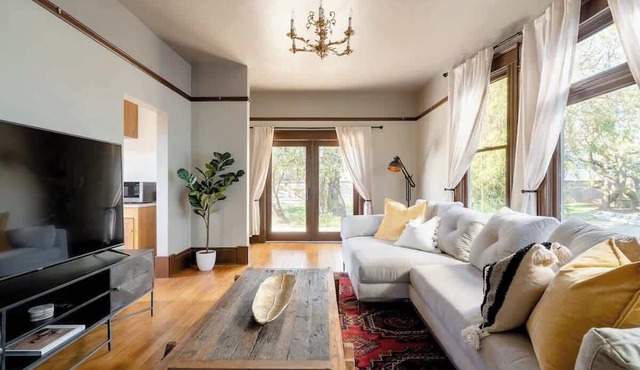 4BR Historic Soul District Remodel w Detached Unit