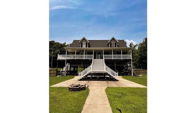 DuckedAway.Dreamy Lakefront Escape on Dutchman Creek!
