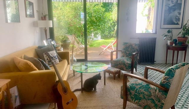 Family home with garden just outside Paris