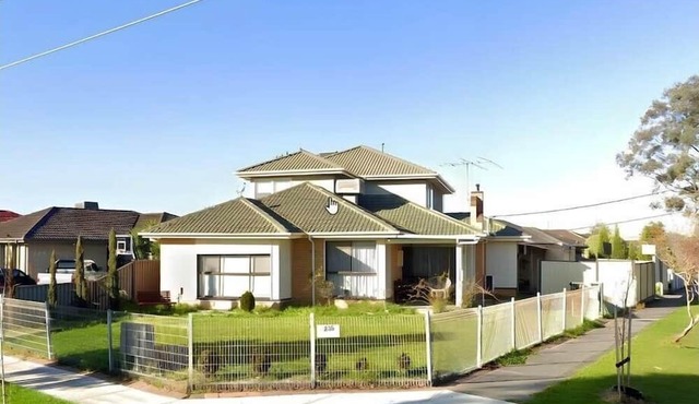 Comfortable 4BR Home Near Melbourne Airport