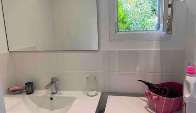 L'Annexe Located in the heart of a privileged environment, 2 h from Paris