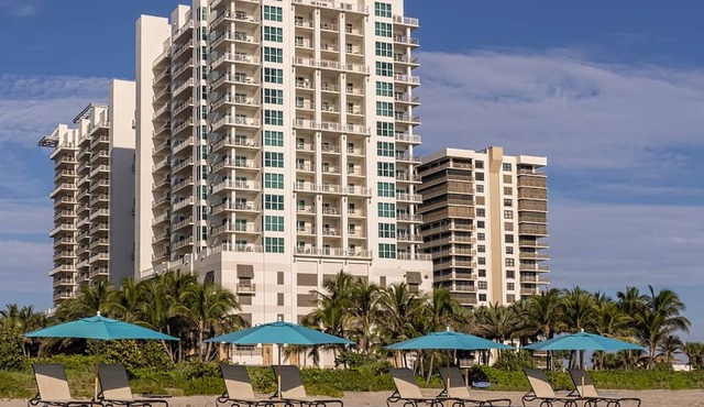 Marriott's Oceana Palms in gorgeous Singer Island with Pools, Whirlpools & Beach