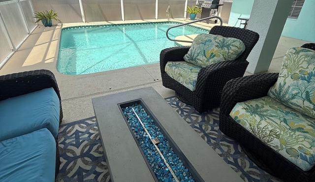 Villa Sunshine: Elegant & Modern 4BR Pool House