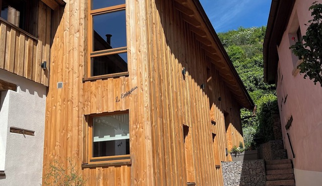Brand side: Extension. A completely original, modern and unique wooden house