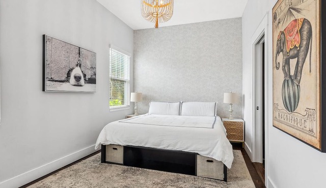 Renovated historical home with guest house in the heart of downtown Sarasota