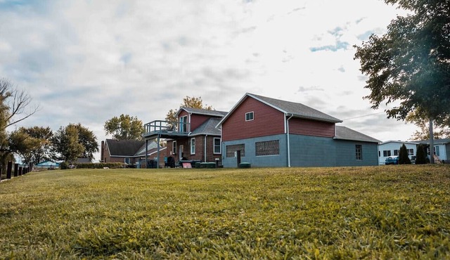 Reconnect in a Cozy Retreat