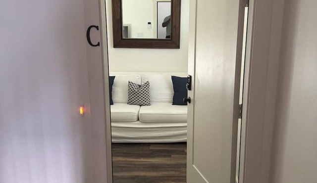 Charming 2-bedroom apartment in fabulous Wharton.
