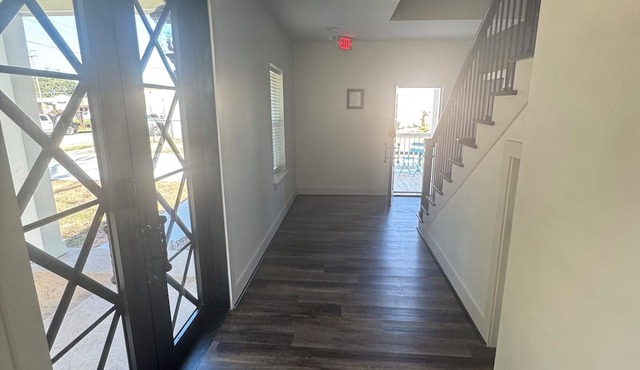 Charming, 2-bedroom apartment in the quiet town of Wharton.