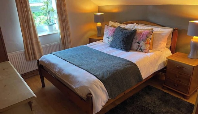 Cosy 1 bedroomed Annex with parking and courtyard