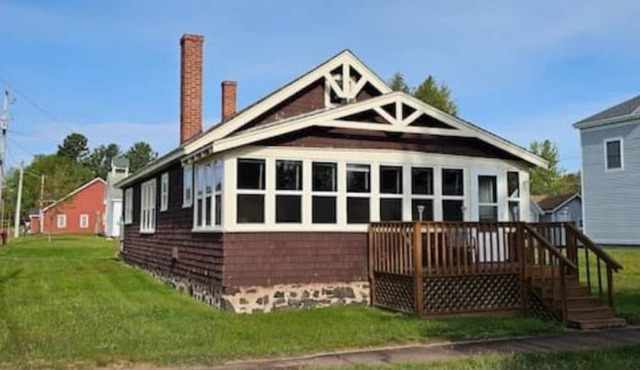 Harbor Haven Cabin Steps from Eagle Harbor Beach
