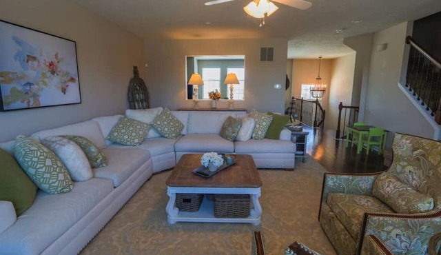 Charming 3-bedroom house in delightful Pepper Pike with WiFi, High End FINISHES