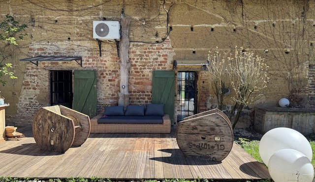 LES MAHOLIERES, Charming house with outdoor jacuzzi