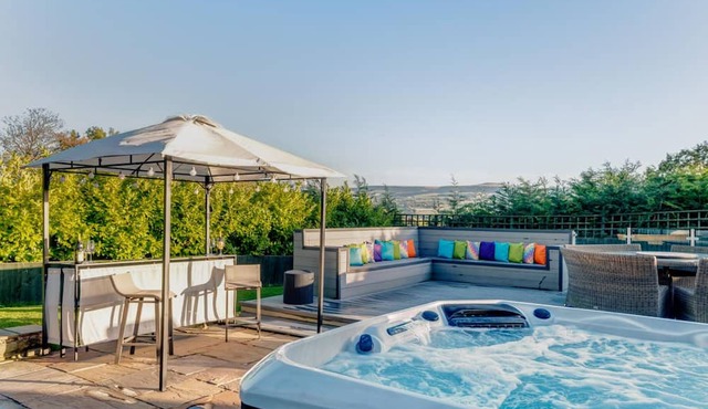 Woodland Retreat - 7 Bed/Hot Tub - Ideal for Hen Parties & Other Celebrations