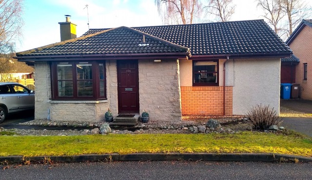 Charming two-bedroom pet friendly property with fire