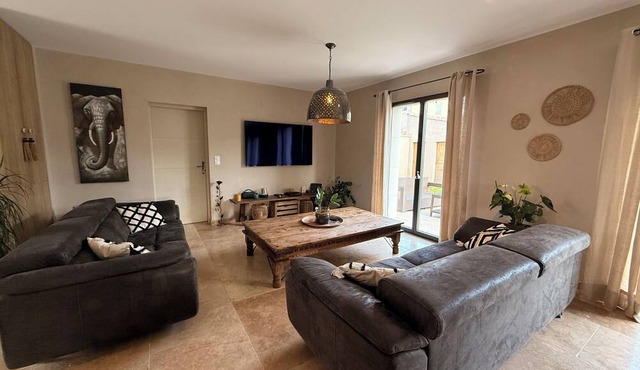 House in Molleges for 8 people