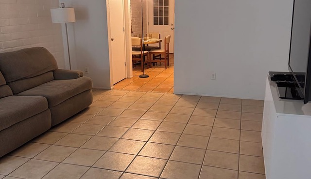 Charming 2-bedroom house with AC, WiFi in awesome Tucson