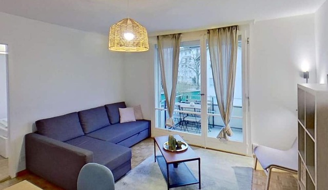 Practical 2-Bed Apartment Near Seebach