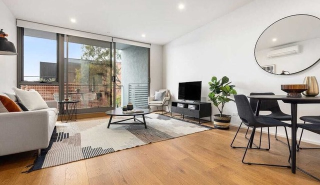 Balaclava Bliss: a chic apartment in the heart of Balaclava!