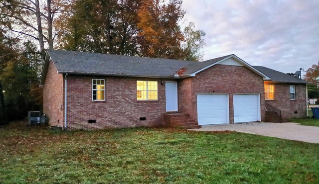2-bedroom house in lovely Manchester TN; Easy Access to Bonnaroo Festival 2025