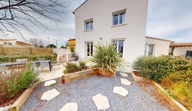 Spacious 5-bedroom villa with garden in Vic-la-Gardiole