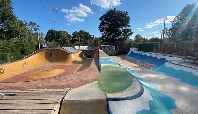 Fiji St. Louis by Cooler BnB - a skateboard paradise