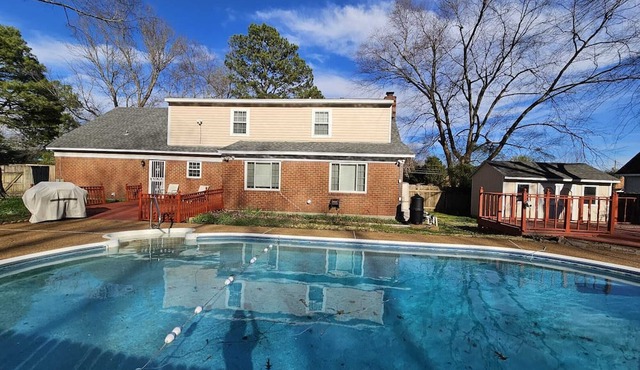 5-BR Home with POOL Near Collierville - Primary Master Bedroom Downstairs.