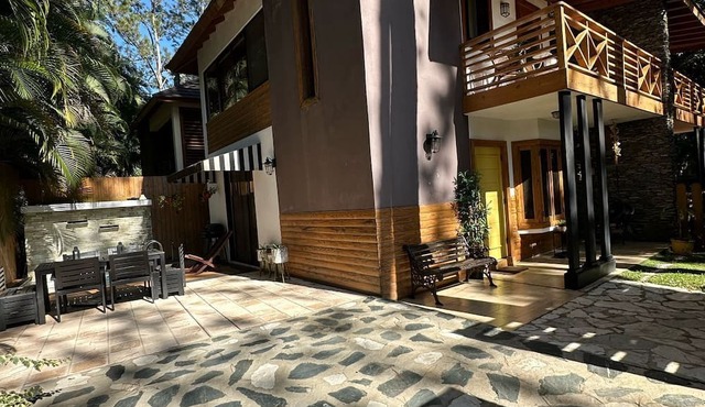 2.5-bedroom cabin in peaceful Jarabacoa with AC, WiFi. Enjoy nature