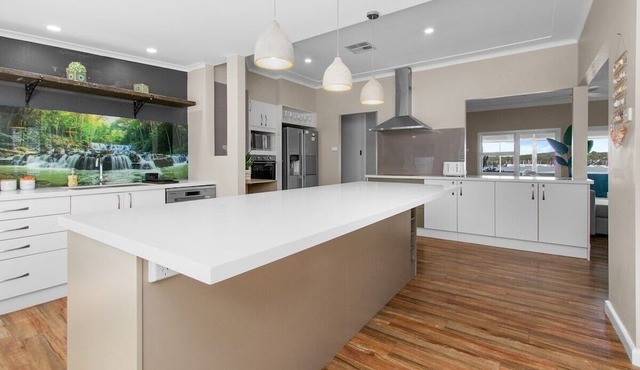 Lakeview Retreat on The Esplanade