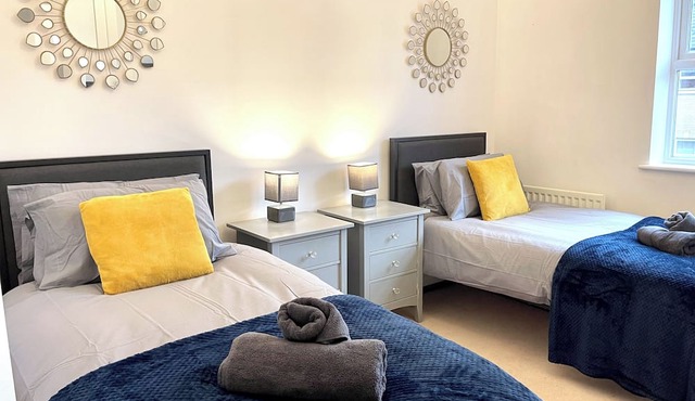 Extremely Spacious and comfortable 2 Bedroom, 2 bathrooms near Stansted Airport!