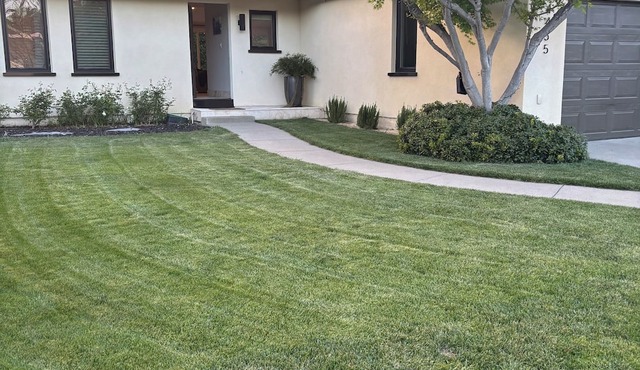 Remodeled home only3 minutes from 6 wineries. A park at end of st w26 mile views