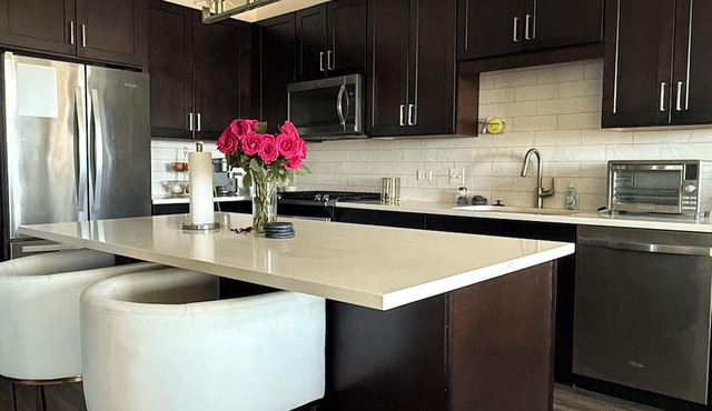 Modern, 1-bedroom apartment in La Grange with AC, fitness room, WiFi